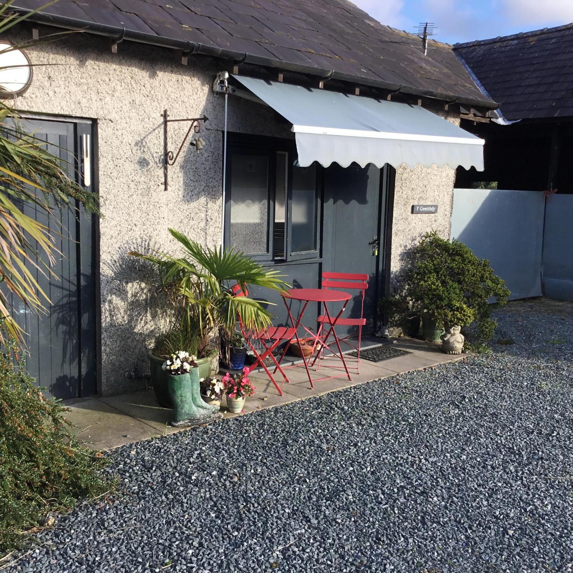 Tyddyn Perthi Farm Villa Llanberis Exterior photo